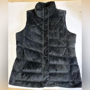 Athleta velvety, goose down filled cozy vest